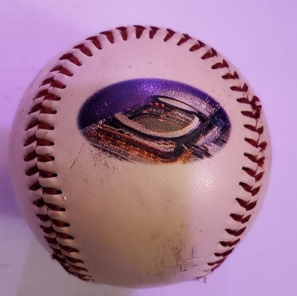 Vintage Seattle Mariners baseball. - Picture 2 of 2